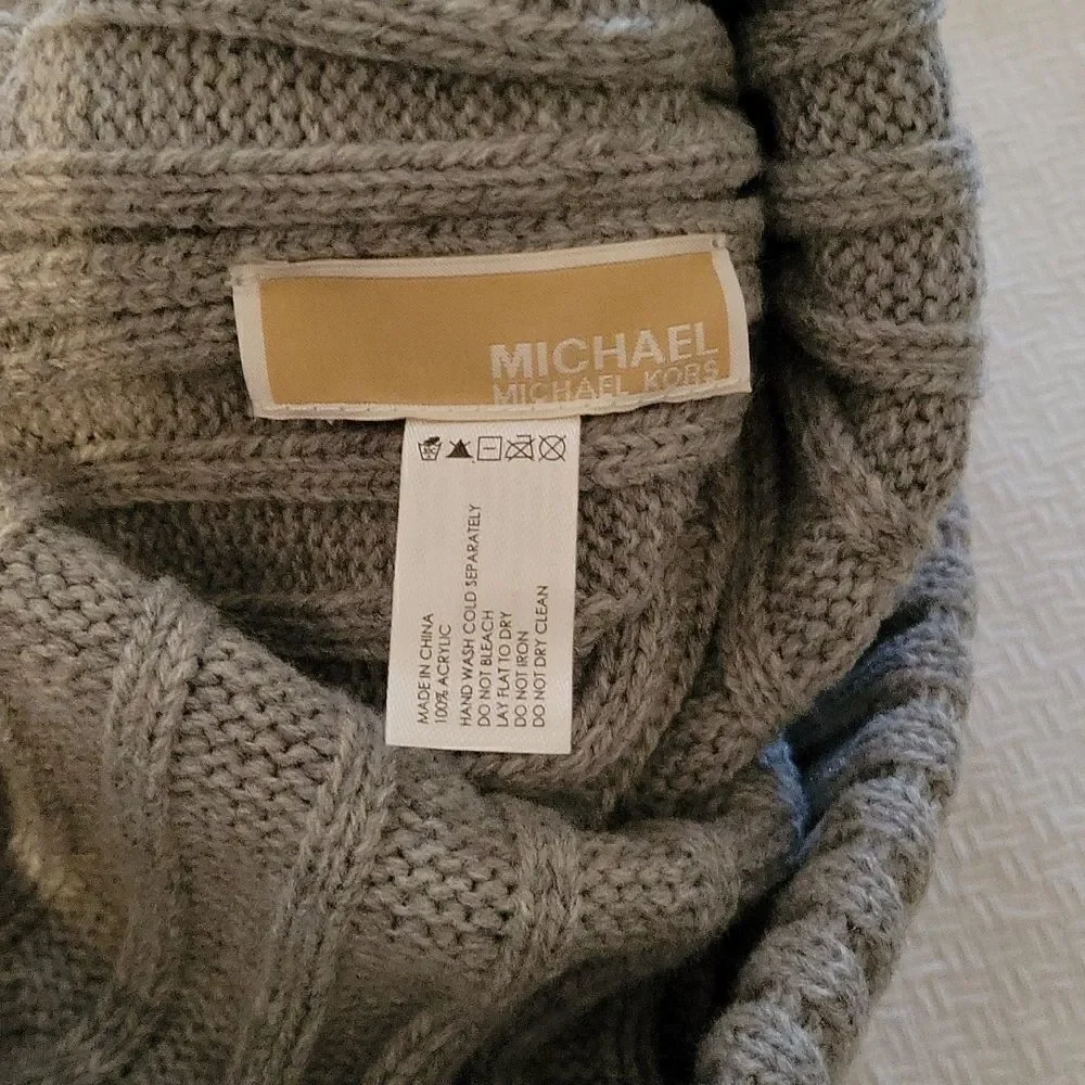 MICHAEL Kors Gray Beanie Winter Hat NWT